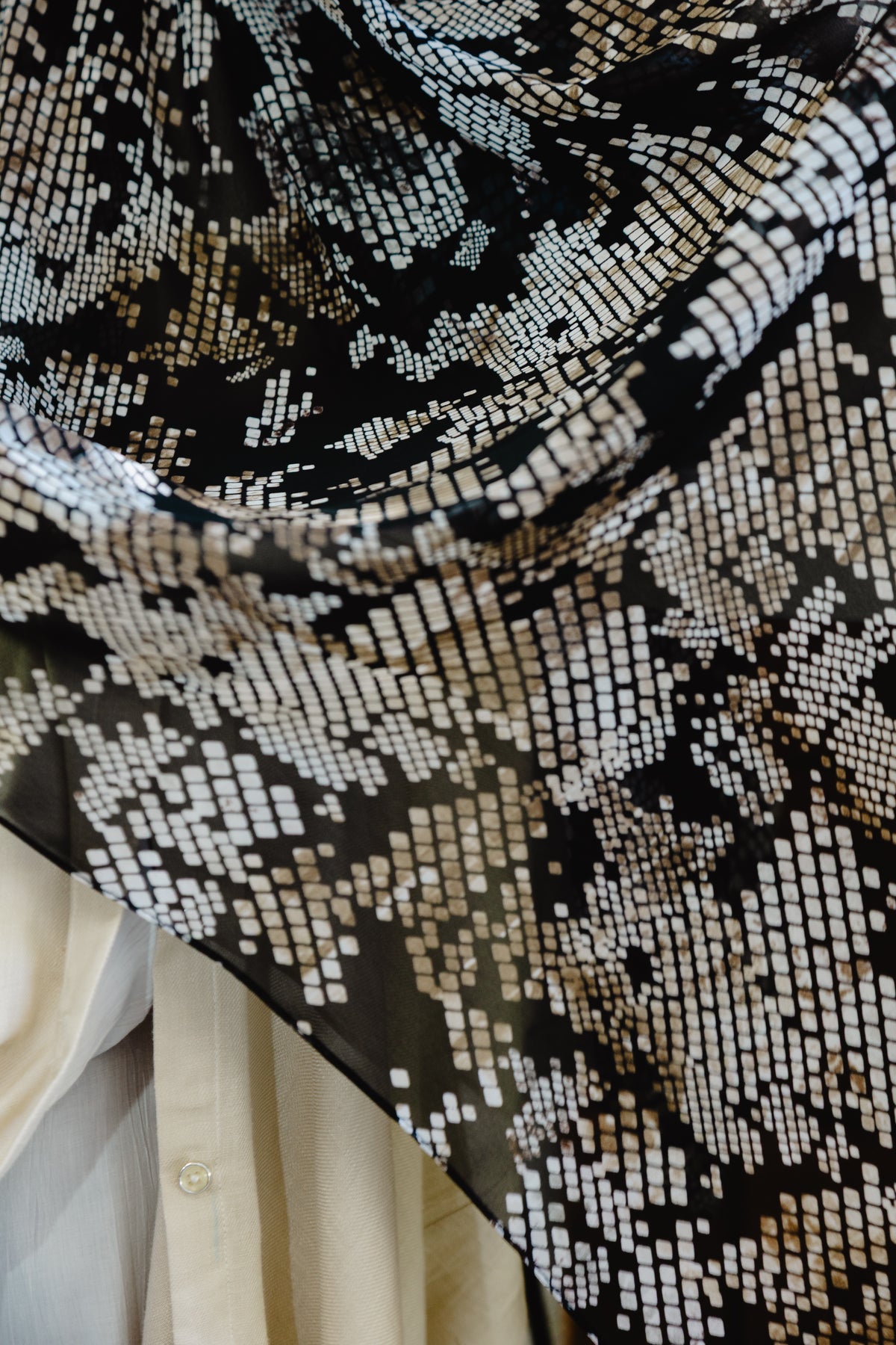Printed chiffon shawl-Wild in the city- serenity collection