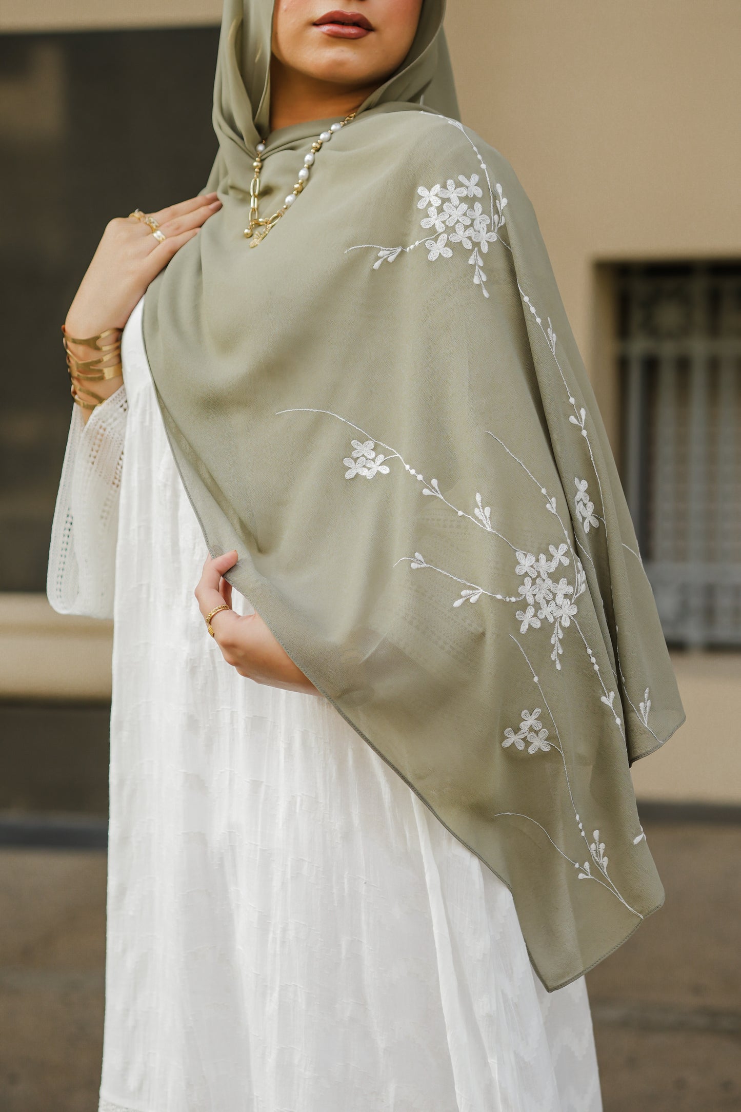 Embroidered shawl -RUSTIC GARDEN-