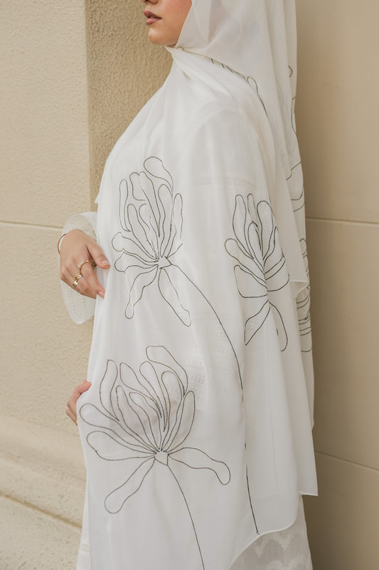 Embroidered shawl -MONOCHROME GLOW-
