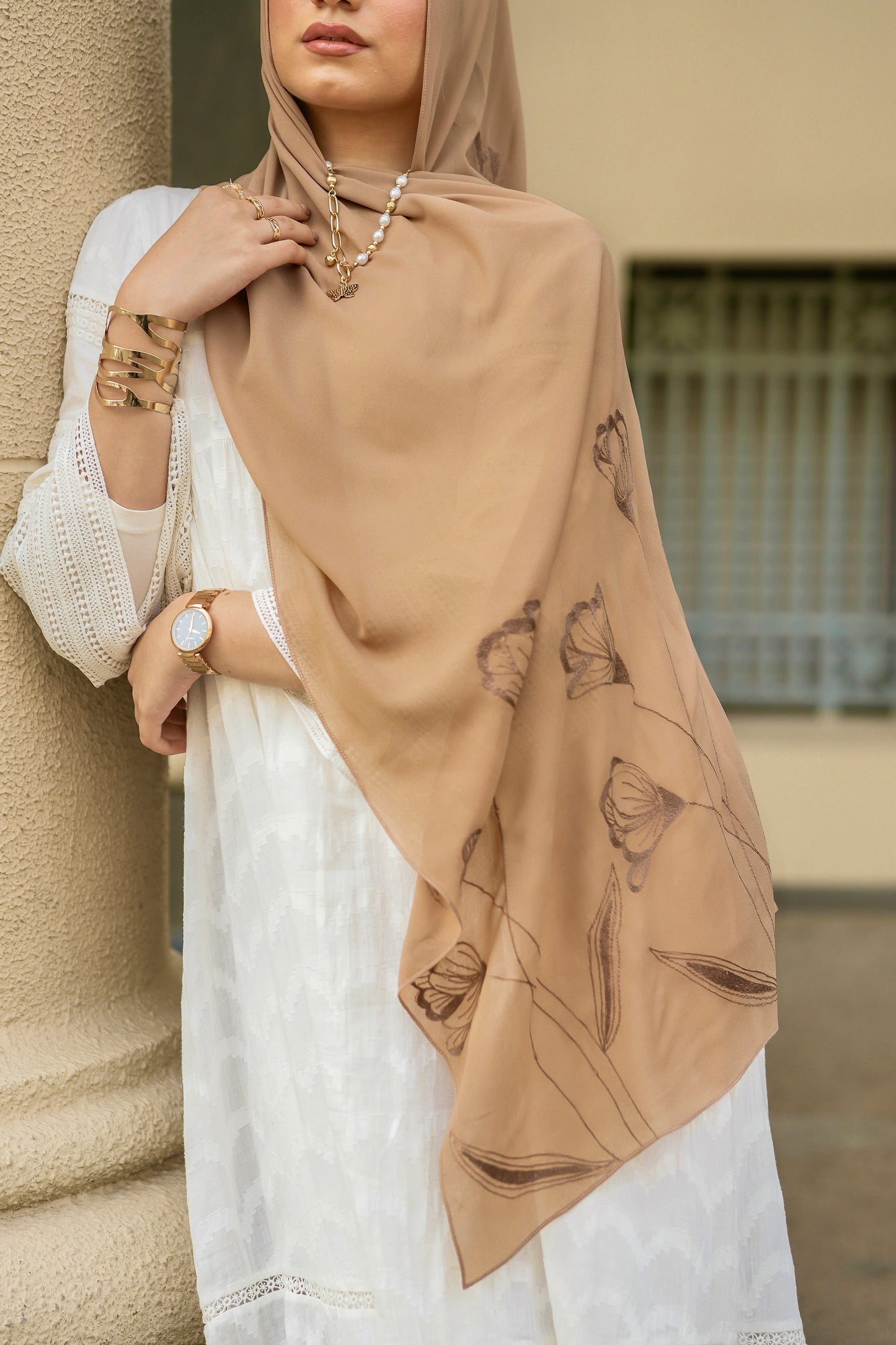 BROWN BUTTER-Embroidered shawl